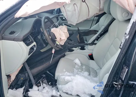 2021 Porsche Macan Turbo from USA, damaged, VIN WP1AF2A53MLB60594